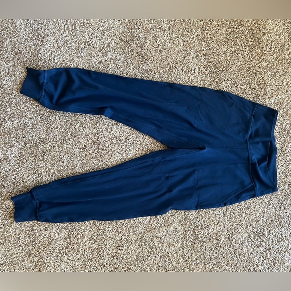Lululemon Align Joggers, full length - Picture 3 of 4